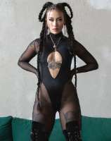 model-avatar