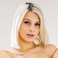 model-avatar