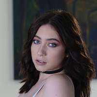 model-avatar