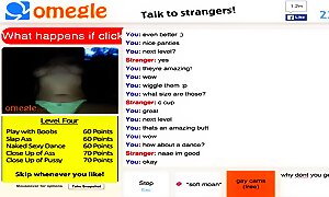 Omegle Worm 195 / Game Time
