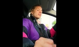 She can do it All! Handjob while Driving, Blowjob at every Red Light