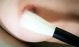 Orgasm！She can't Stand it with a Brush 【softcore Orgasm】