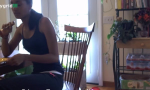 Rare vid of cute ebony ripping sexy farts while eating