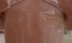 Clairedeyoe/Claire Lizzy naked big boobs in bath... Omg!!! New  video 