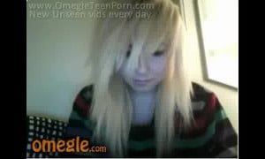Hot Emo Plays Omegle Game