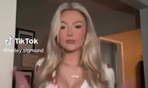 Hailey Sigmond porn video - Nipslip show off Big BOOBs