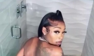 Asian Doll   - Nude Twerking Ass in Bath