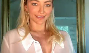 Lindsey Pelas Sexy Fishnet Livestream  
