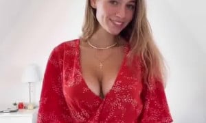 Anna Malygon nude show body in room video 