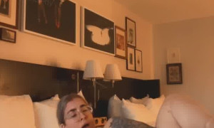 Jen Bretty/ - Masturbate on the bed/ Video Video