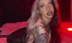 Ravengriim  Videos new vid - Show pussy lips on bed...!
