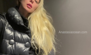 Anastasia Ocean - I feel like crazy horny slut. Secret masturbation in the public toi