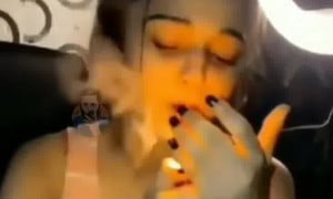 Famous Pakistani TikToker girl Ayesha mano | Smoking Video Viral