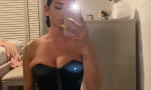 Authenticbella Corset Pussy Selfie  Video 
